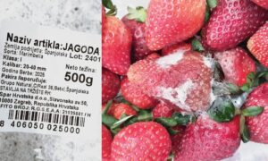 Trule jagode kupljene u maloprodajnom lancu.