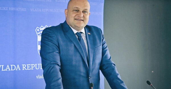 Ministar gospodarstva Ante Šušnjar dolazi iz redova Domovinskog pokreta.