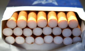 Cigarete u neutralnom pakiranju.