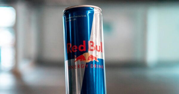 Limenka energetskog pića Red Bull.